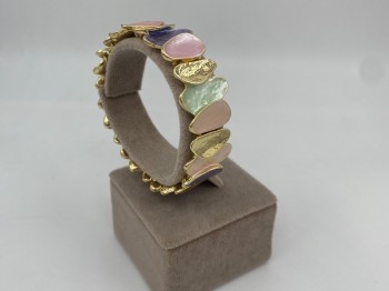 Pastel Kalp Desenli Gold Bileklik