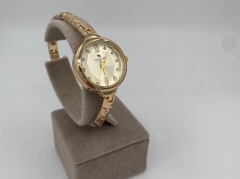 Gold Elegance İnce Metal Kordon Kadın Kol Saati