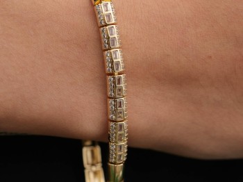 Gold Baget ve Mikro Zirkon Taşlı Lüks Çelik Bileklik