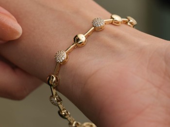Gold Dorika Küre ve Zirkon Taşlı Modern Çelik Bileklik