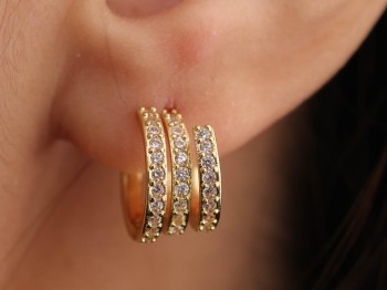 Gold Üç Sıralı Tam Tur Zirkon Taşlı Çelik Halka Küpe