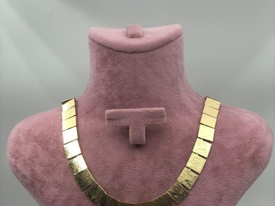 Gold Dokulu Dikdörtgen Plaka Kolye