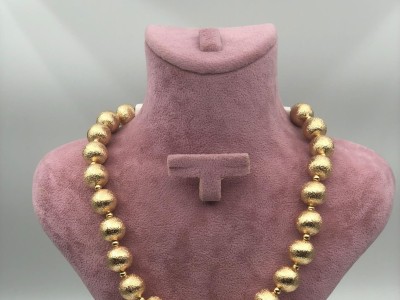 Gold Dokulu Top Boncuk Kolye